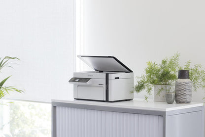 Impresora multifunción Epson EcoTank M2120 con wifi blanca