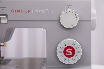 Máquina De Coser Recta Singer Heavy Duty 4423 Gris 110-120 V