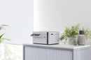 Impresora multifunción Epson EcoTank M2120 con wifi blanca